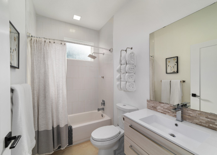 Preserve Villa modern-pearl photo bathrooms